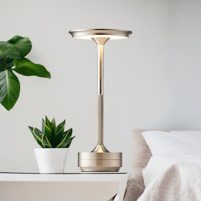 Draadloze moderne Aura tafellamp - Draadloze tafellamp met aanraakbediening en modern Scandinavisch design