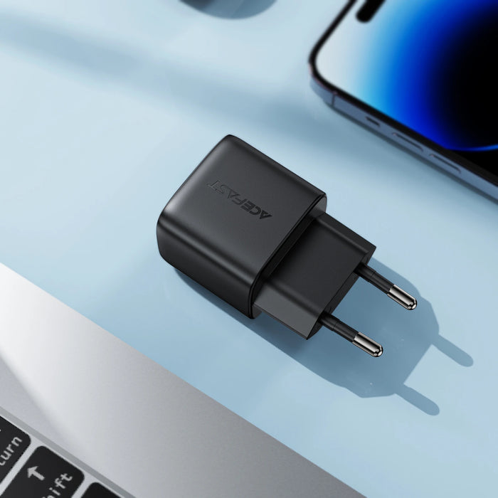 35W GaN USB-C + USB-A Fast Charger with LED Power Display (EU Plug)
